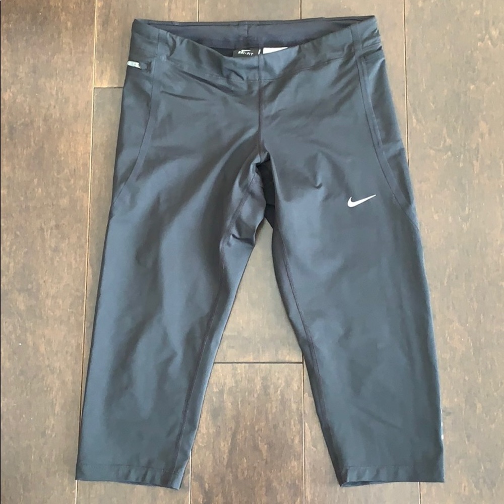 Nike Crops